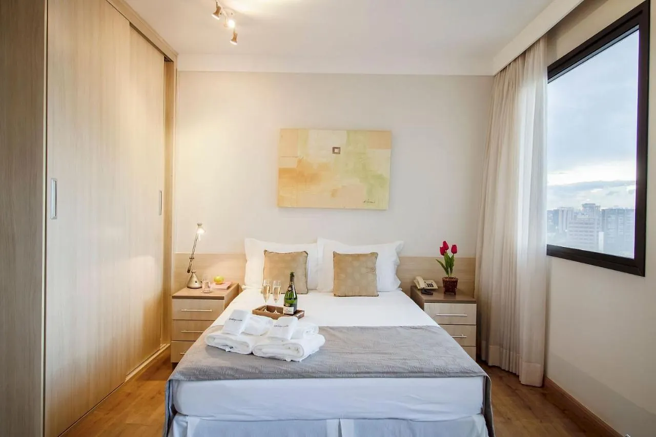 Apartamento Aconchegante, Metrô, piscina, sauna, Quality Hotel São Paulo Brasil