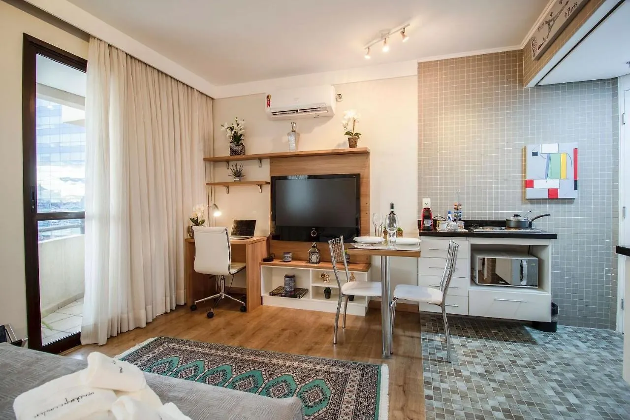 Apartamento Aconchegante, Metrô, piscina, sauna, Quality Hotel São Paulo Brasil